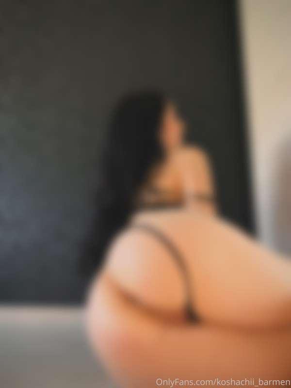 I like taking photos without clothes much more🥰🥵