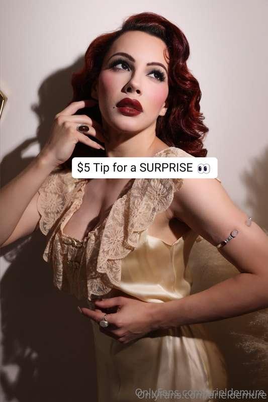 😏 Looking dolled up today 😘 If I get a $5 tip, I miiiight be..