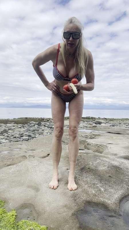 Making a very delicious treat for you- tomatoes and a banana..