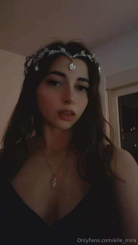 hey honey! Do you like this pretty Elfy?