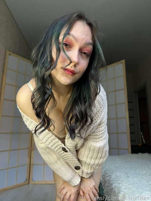 I'm sick right now so you won't see any new content, sorry :(

#fyp #girlnextdoor #teen #student #alt #young #gamergirl #geek #gamer