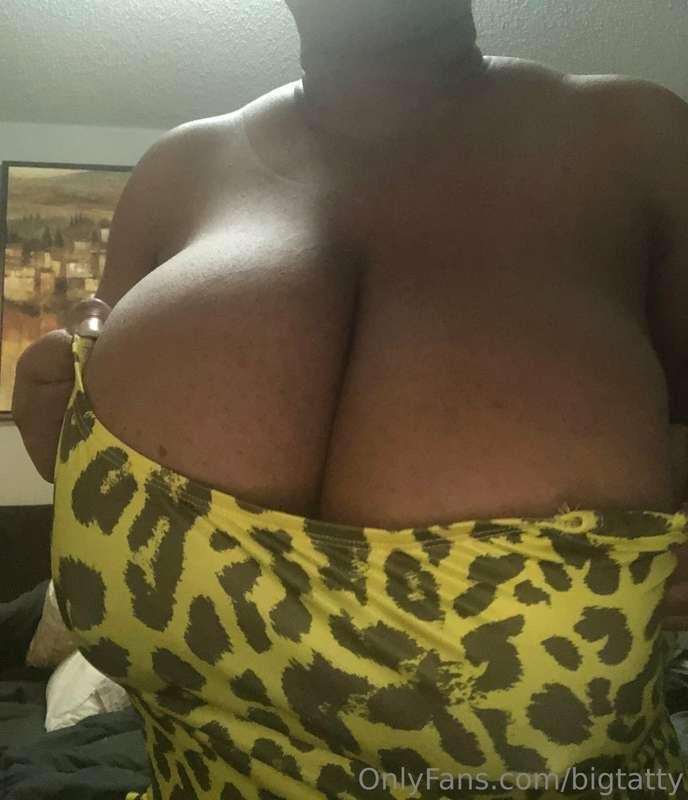 Newest set and loving the dress! 10 HD PHOTOS