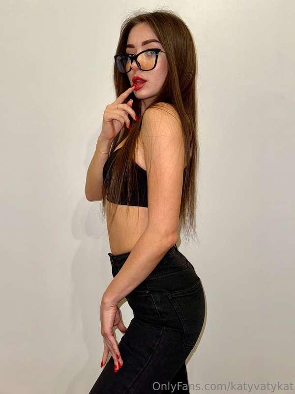They say eyes behind glasses hold the most secrets… Would yo..