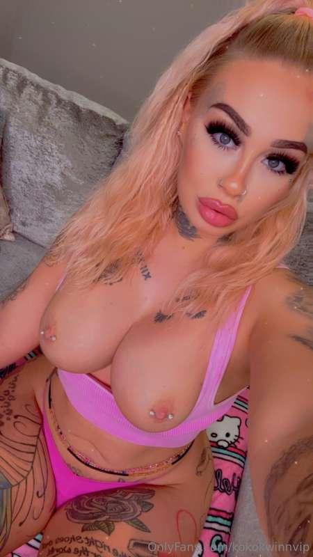 LIVE NOW & VIDEO CALLS AVAILABLE 😍😍💕💕
