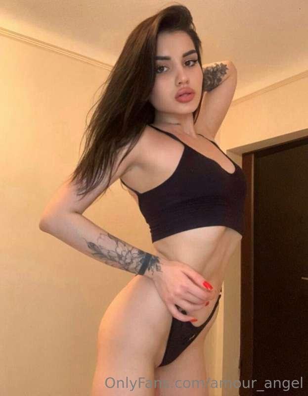 PUFFY LIPS @justluaa FOR DEEP JUICY BLOWJOB🥵💦💦💦 THIS KINKY B..