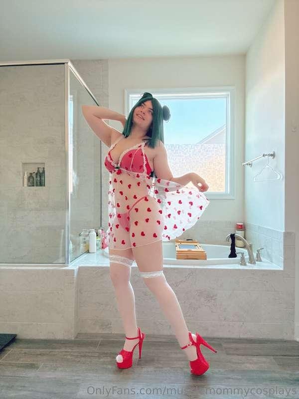 musclemommycosplays image #0