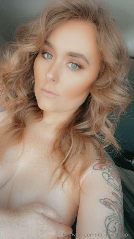 WHO WANTS TO GO LIVE WITH ME ONE ON ONE THIS WEEKEND! Just m..