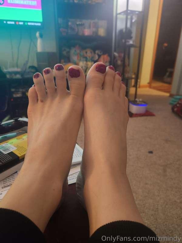 I decided to paint my toes today :)