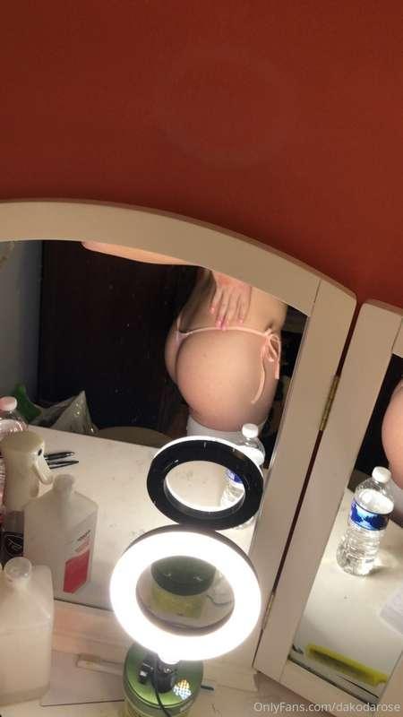 I love this quick shot of my ass for some reason. What do yo..