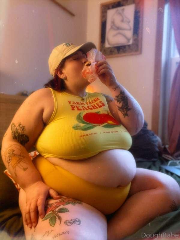 A girls gotta eat 🍔 