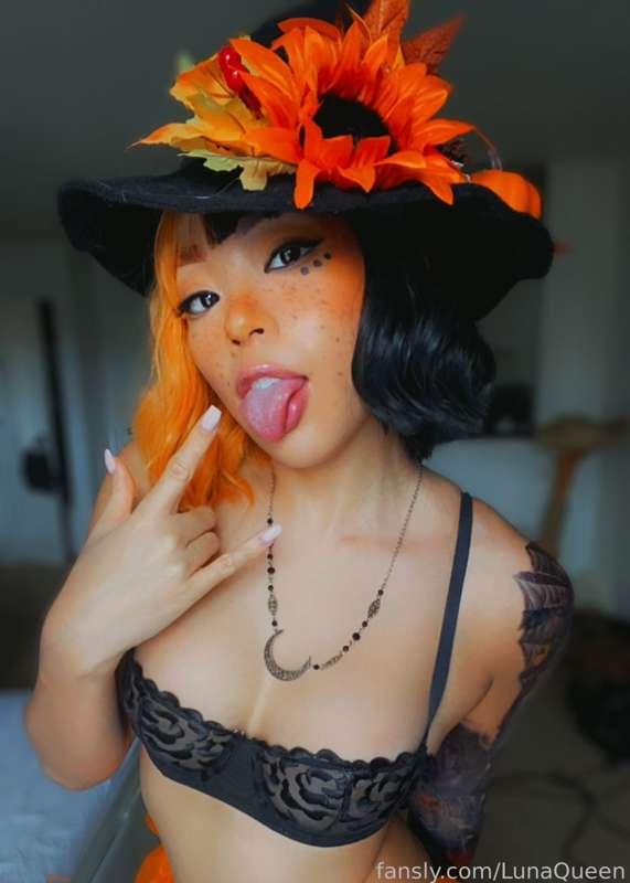 Pumpkin spice and everything nice !  

Here is my Pumpkin Witch  pics !