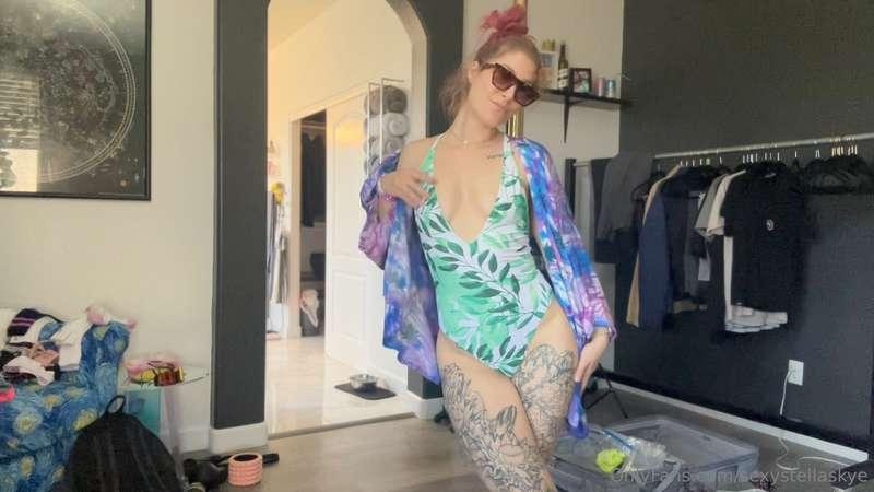 Some of my Miami outfits I picked out! Video coming, 😘 but I..