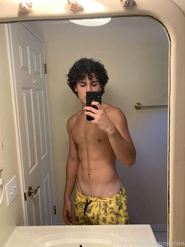 hey, i’m back. tell me what you guys wanna see ;)