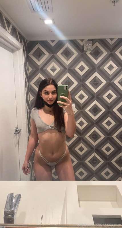 i want someone to bend me over this counter so bad 😝