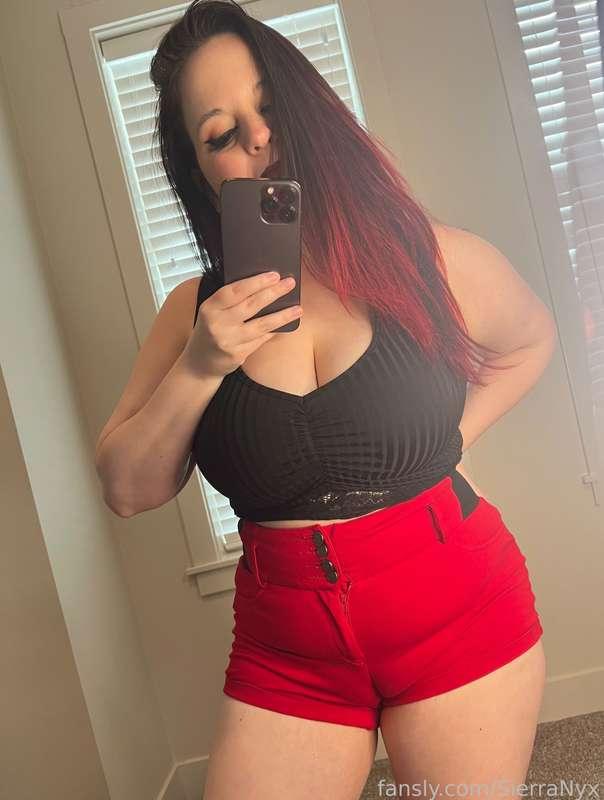 Do you like fat pussy?? 

#chubby #thick #bbw #mommy #milf #mombod #curvy #bigtits #cameltoe 