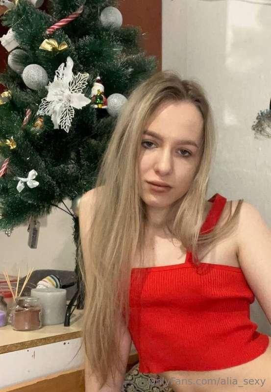 Hey daddy! I’m Eve 🎄❤️ @eve_tati 

How do you plan to spend ..