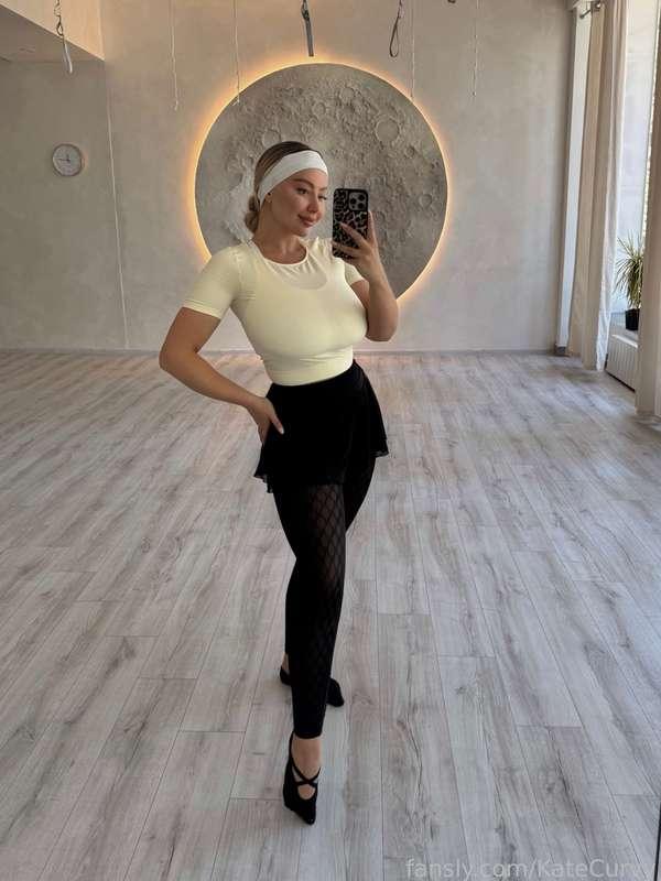 Awaken your senses and energize your body with a seductive morning yoga routine. Feel every stretch and move with grace as you connect deeply with your inner self. Our sessions blend the perfect mix of flexibility, strength, and sensuality, leaving you feeling invigorated and confident all day long.

Good morning! would u join me?🤭😊

#yoga #healthylifestyle #goodvibes #selflove #motivation #fit #curvey
