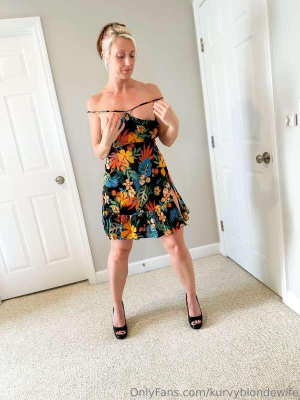 kurvyblondewife image #25