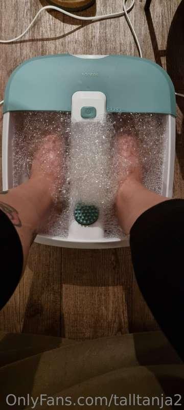 Got this lovely gift, nice way to pamper a goddess! 👸🏼  Now ..