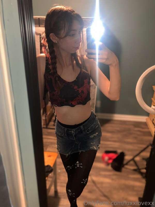 love me a mirror selfie every now and then, wbu?