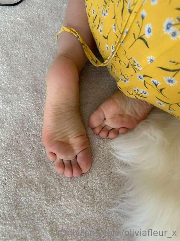 My little size 3 feet need kisses… any volunteers?