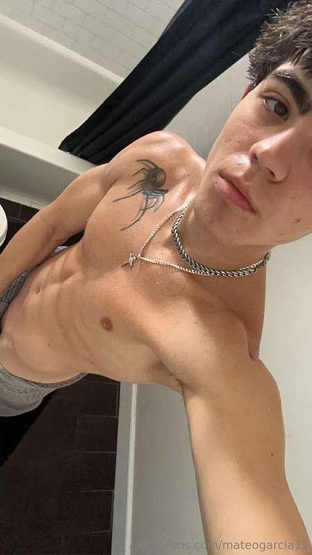 should i take off the towel? see more on my vip page 🍆  http..