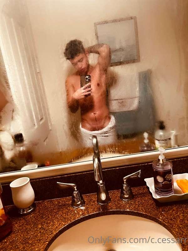 just got out the shower and i just took my most explicit pic..