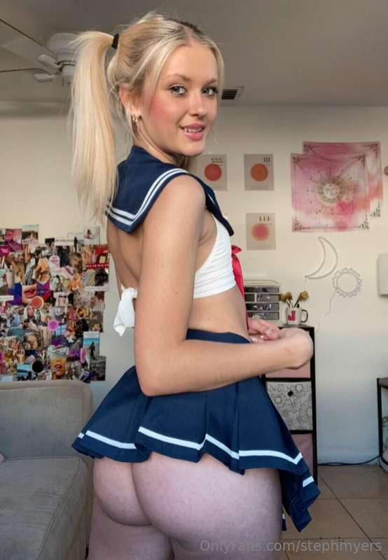 can you fuck me in doggystyle when you pull my pigtails ?! 🤭..