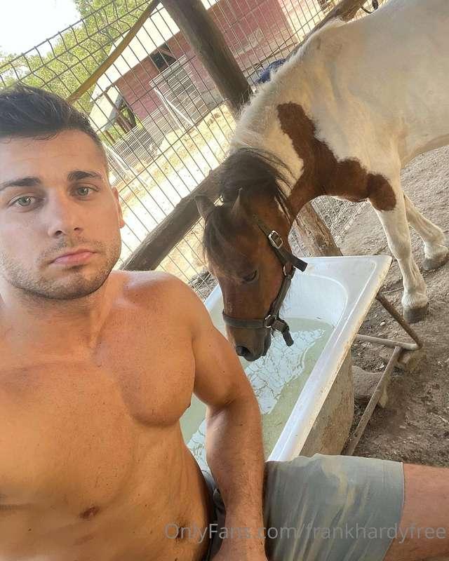 come watch me play rough on the farm😜👇🏼 @frankhardy