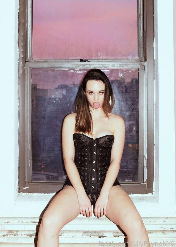 You talk a lot…

#boobs #young #brunette #femdom #tease #legs #goth #goddess #thighs #mistress