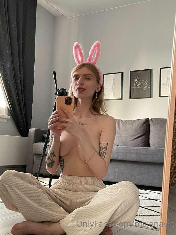 Hold my ears when you enter my narrow holes from behind😈☺️