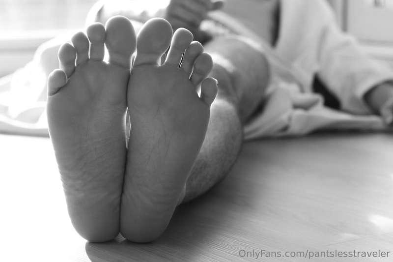 🔥HELP ME REACH 1K FOLLOWERS & TIP A DOLLAR FOR MORE FEET🔥