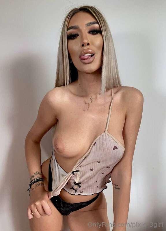 🌟 Welcome to @vivienv World! 🌟

✨ Youthful Beauty: Discover ..