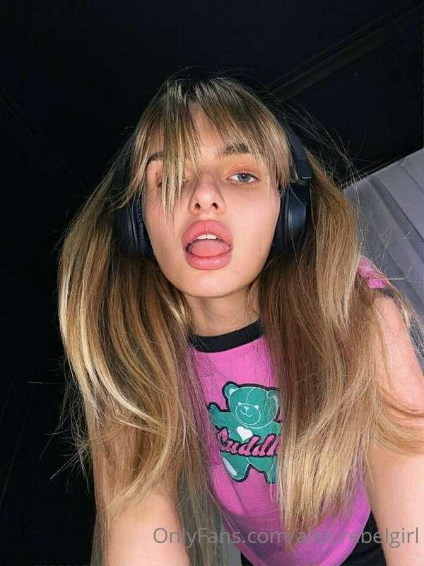 Hello! What are you doing?😏 DM me!