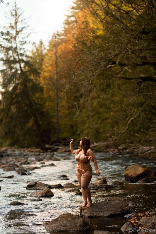 Last set with Bea in the woods. Feel free to tip this post s..