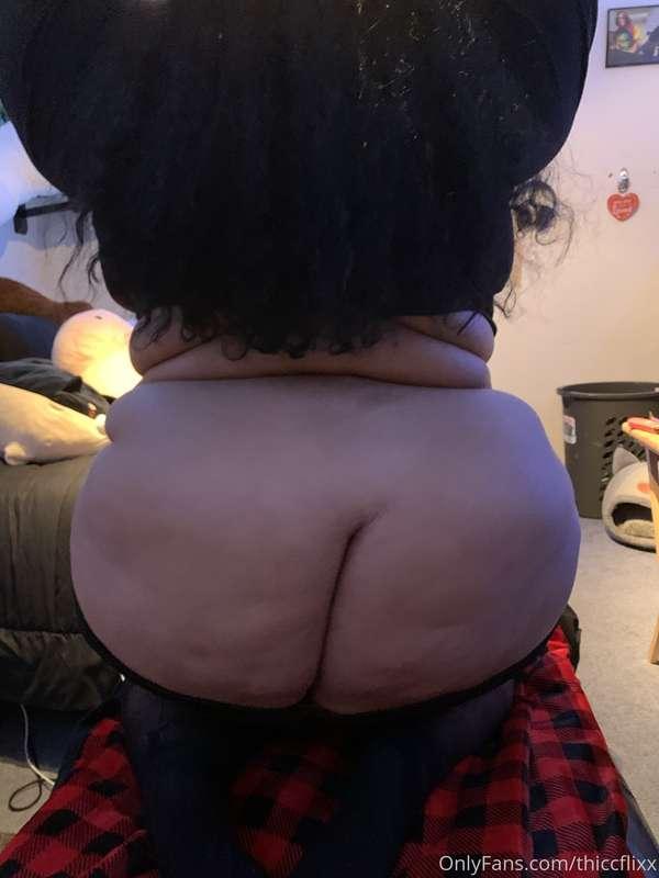 Sorry I’ve been absent, miss you guys!! Enjoy my ass!