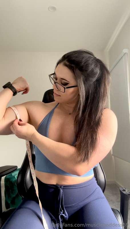 musclegoddess69 image #3