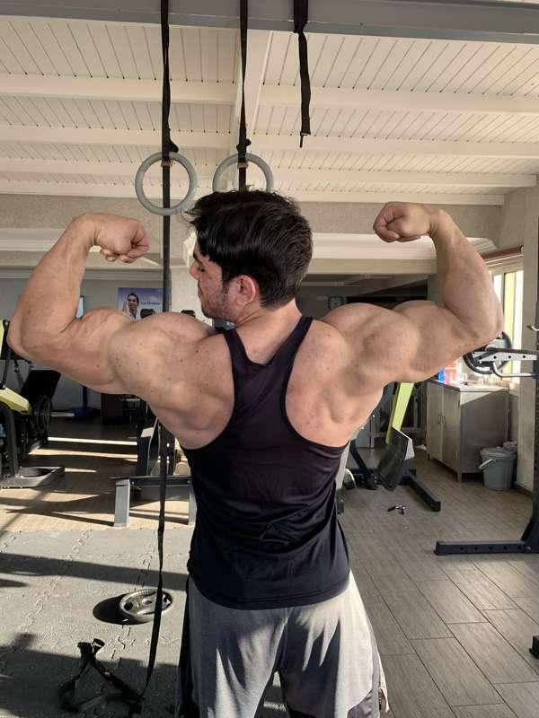 recent double biceps from the back!! Trying  to hv full pack..