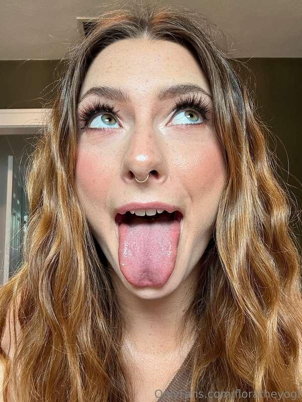 Say ahhhhh 👅👅
