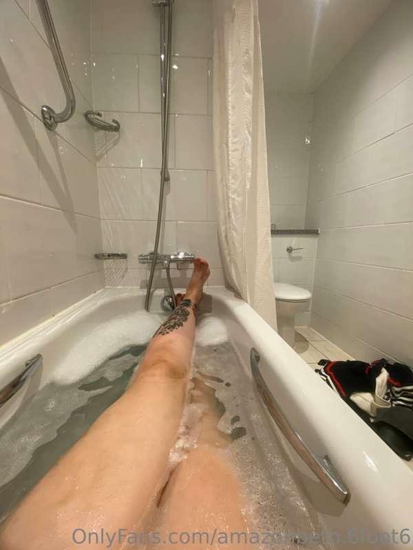 amazonbeth.6foot6 image #0