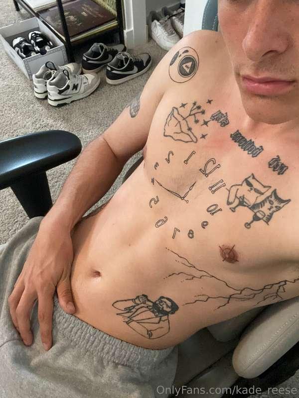 Woke up so horny😫 I need to dick someone down🤤