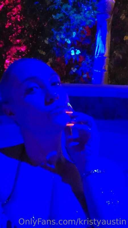A little late night swim. I'm looking like a blue avatar und..