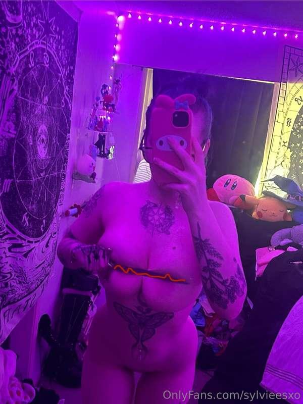 sylvieesxo image #0