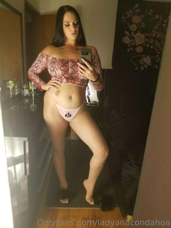 I love thongs that remind betas My body is off limits to whi..