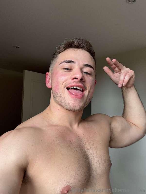 Just got back from shooting in Paris with tons of hot guys f..