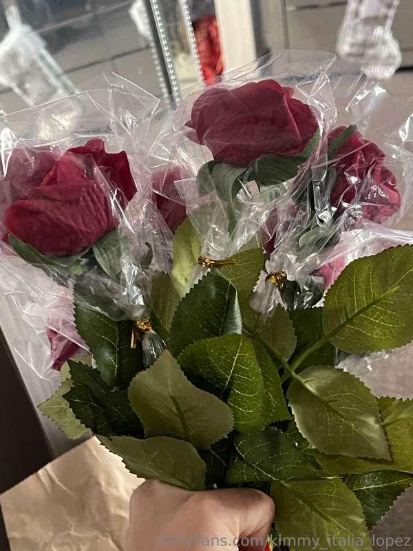 How spoiled am I thank you for my flowers off my Amazon wish..
