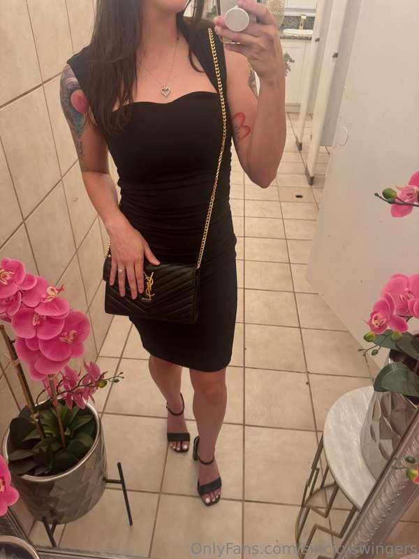 Little black dress with the white toes 😏