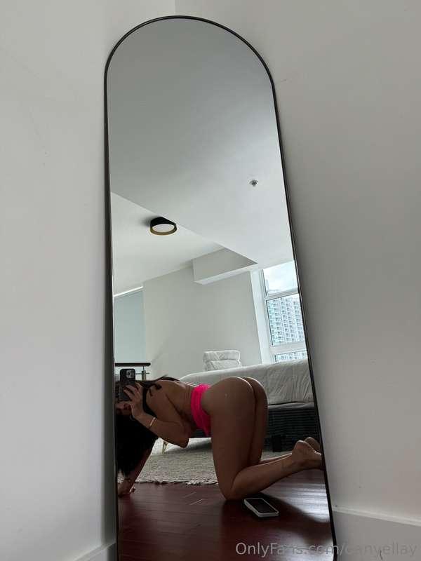 do you like it when im on all 4s?