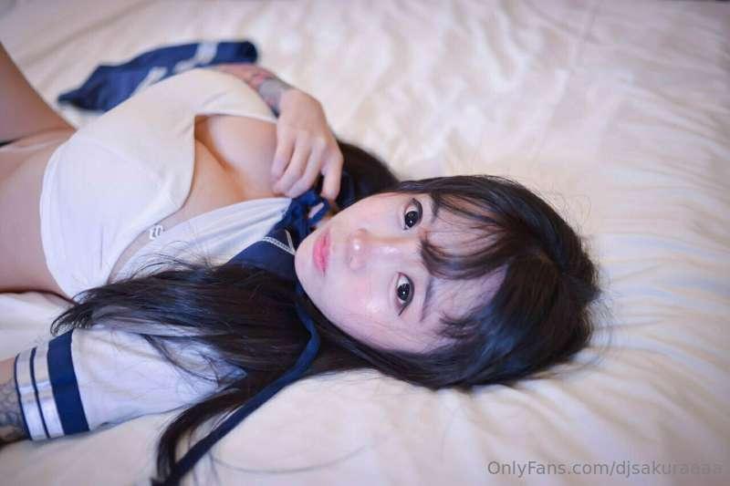 Do you want to strip me ...?
Check your dms today 😉😉😉