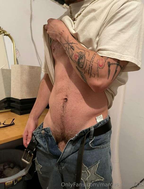 Like and comment for me to pull em all the way down 🍆